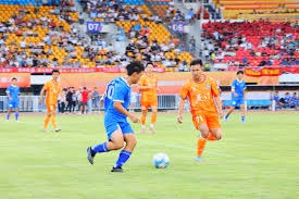 巴黎圣日耳曼五连冠对法甲竞争力的影响分析